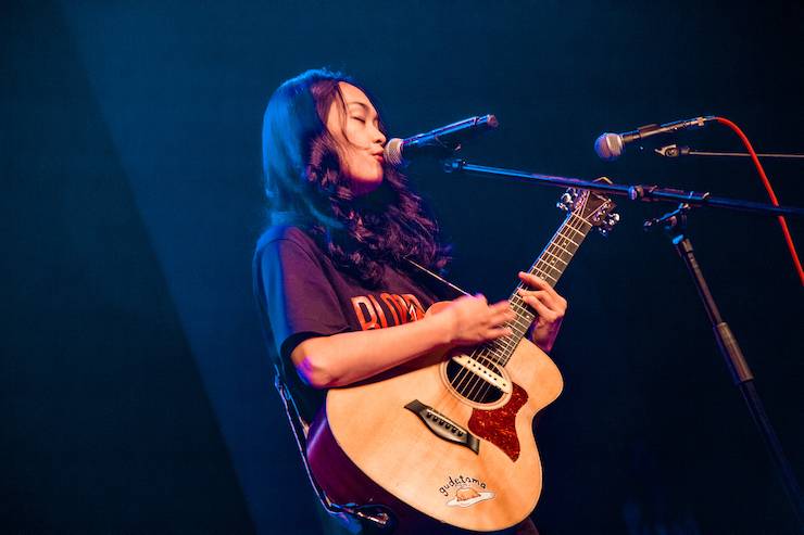 第四届“bc贷吉他女声弹唱大赛”总冠军出炉<br />温格夺冠，董冬冬担任评委